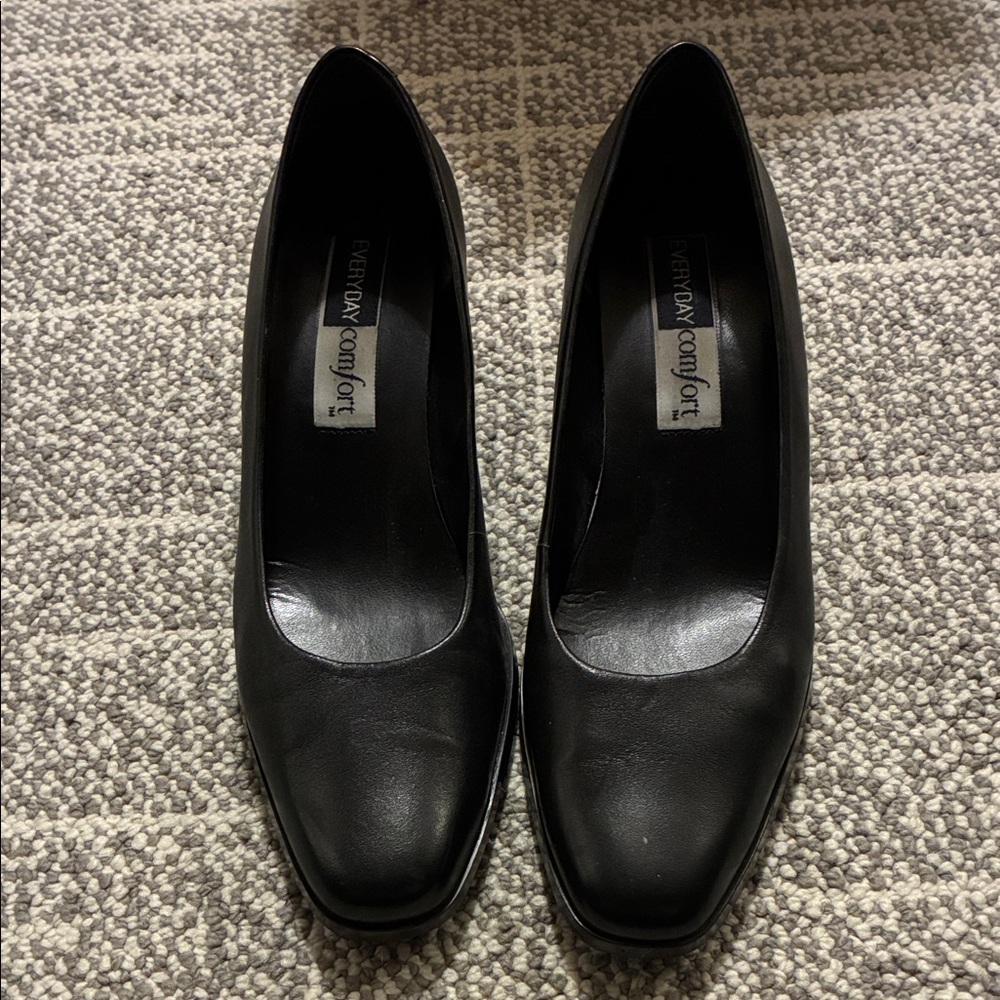 Women's Jessica square toe black block heeled pumps